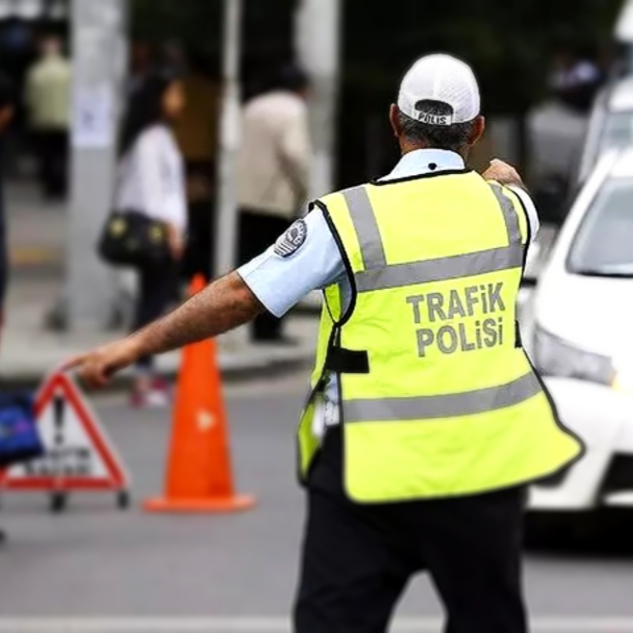 Trafikte yeni dönem: APP plaka, cam filmi ve multimedyada yasaklar esnetildi! Hangi modifiyeler serbest, hangileri yasak? İşte tüm detaylar...
