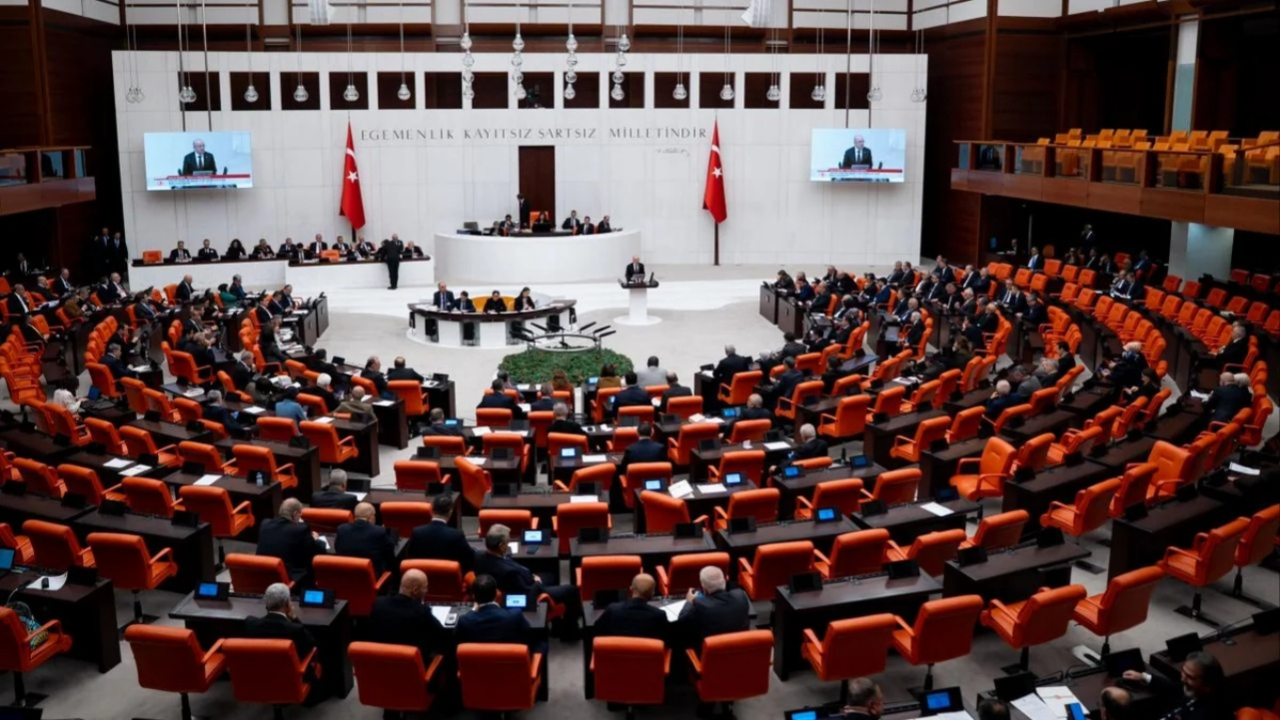 Teklifte ilk 6 madde kabul edildi: Gelir vergisi istisnası ve doğum izni süresi uzatılıyor