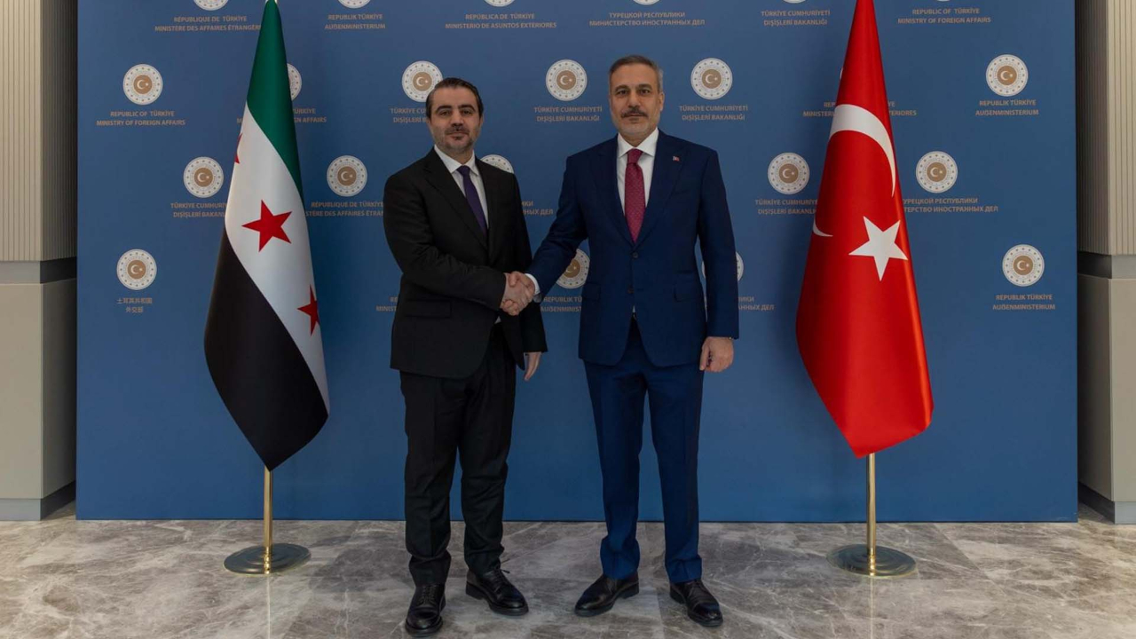 Suriyeli mevkidaşıyla görüşen Dışişleri Bakanı Hakan Fidan'dan kalıcı barış vurgusu: "İsrail yayılmacılığı sona ermedikçe istikrar olmaz"