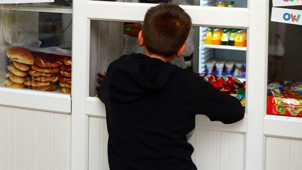 100 bin öğrenciye 2 bin TL kantin desteği