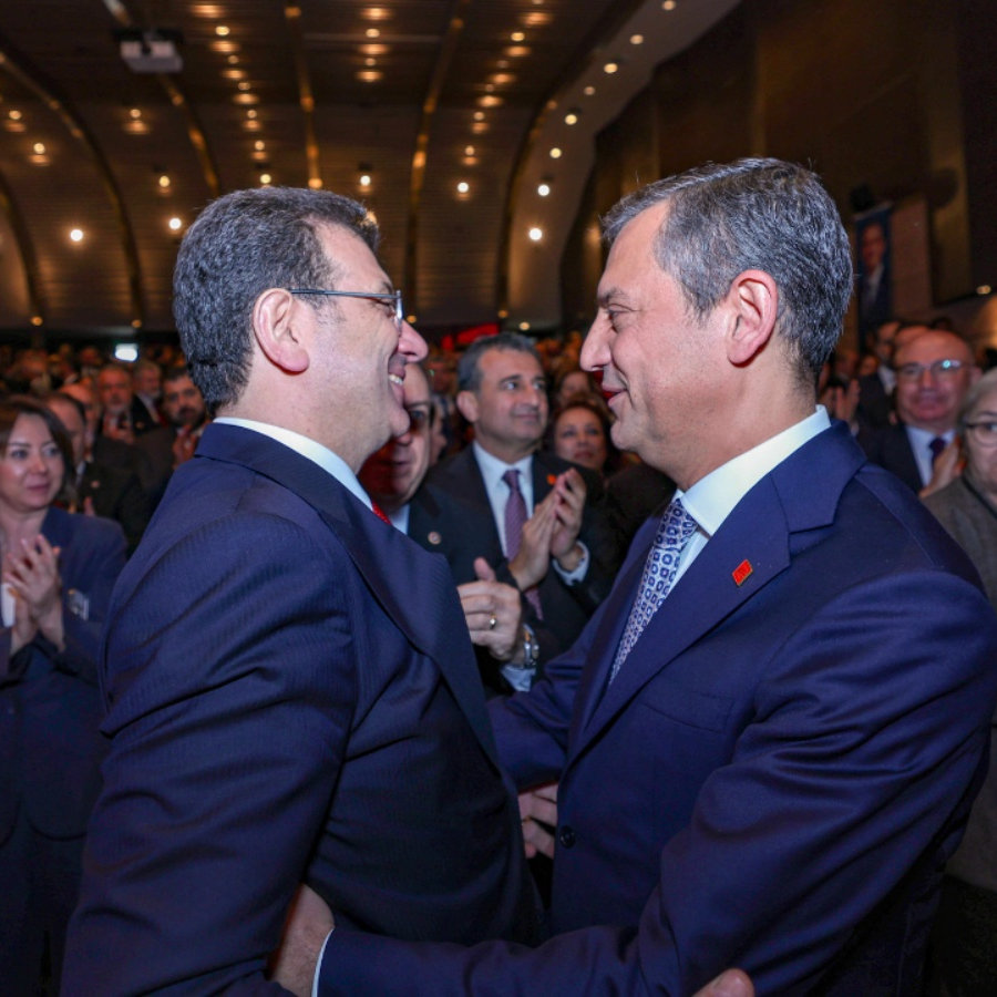 CHP'de yeni dizayn: Bu kez hançer Özgür Özel'in elinde! Hedefinde Ekrem İmamoğlu var...