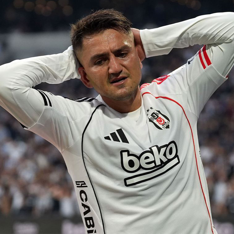 Beşiktaşlı taraftarlar Cengiz Ünder'i ıslıkladı