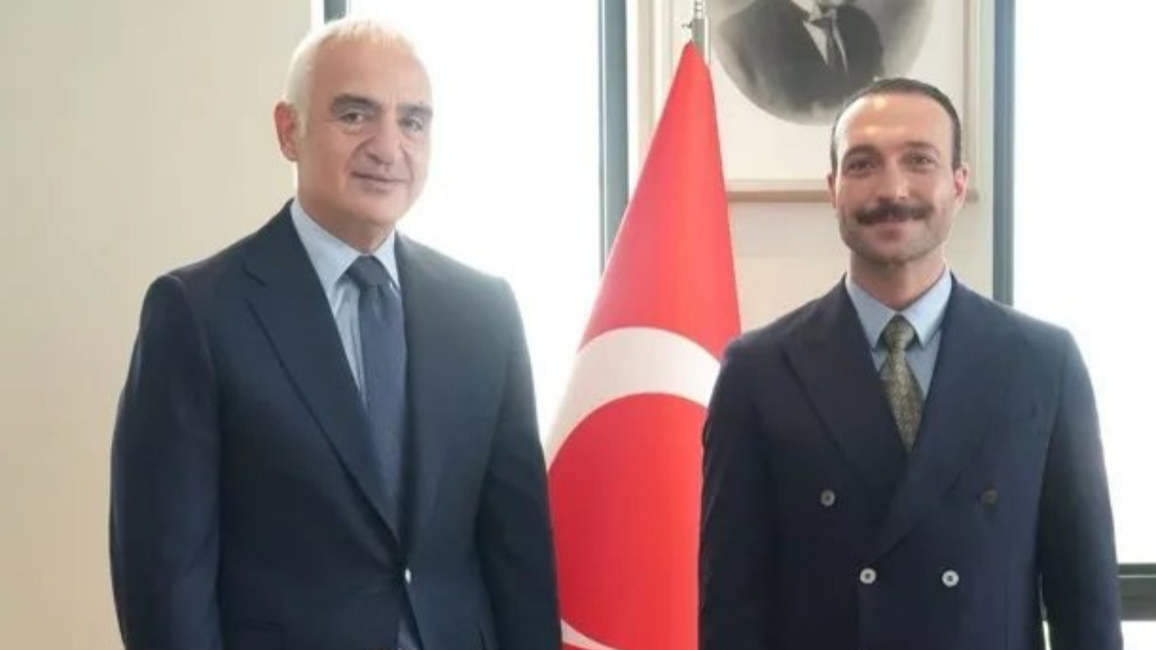 AKM'de anlamlı buluşma: Bakan Ersoy, Siyonist Ben Gvir'in hedef aldığı ünlü oyuncu Görkem Sevindik ile görüştü!