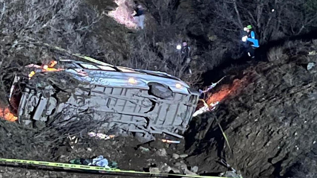 Feci kaza! İşçi servisi devrildi: 2 ölü, 10 yaralı