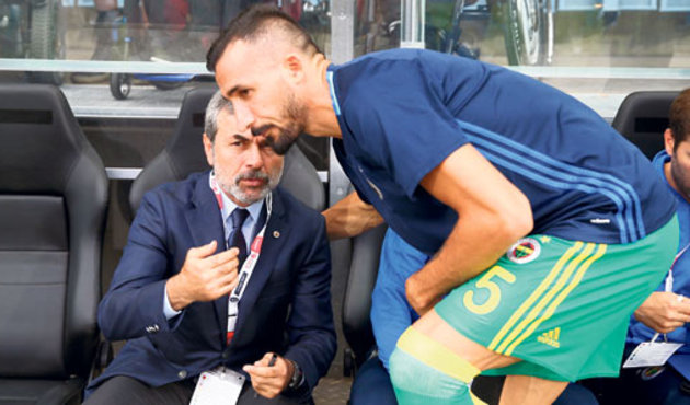 Fenerbahçe'de Aykut Kocaman-Mehmet Topal zirvesi!
