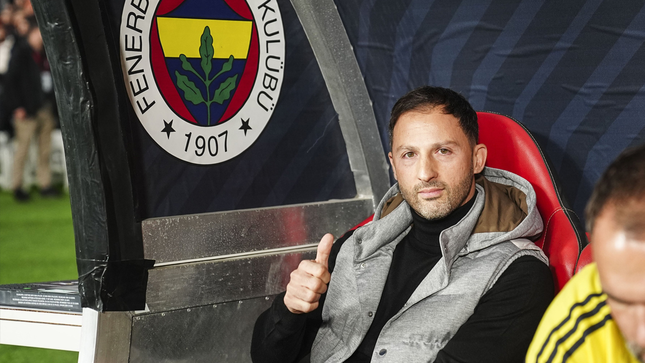 Domenico Tedesco İstanbul'dan ayrıldı! Fenerbahçe taraftarı yalnız bırakmadı