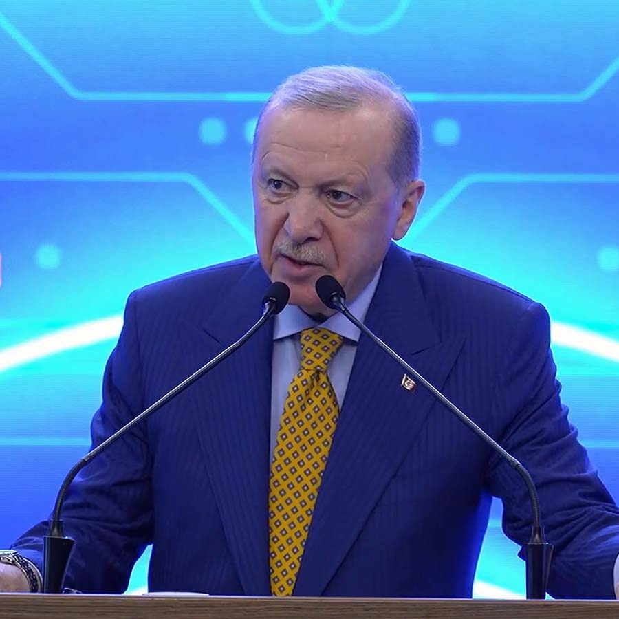 AK Parti Kadın Kolları Programı... Cumhurbaşkanı Erdoğan’dan aile kavramına vurgu: "Aileye saldırı beka meselesidir"
