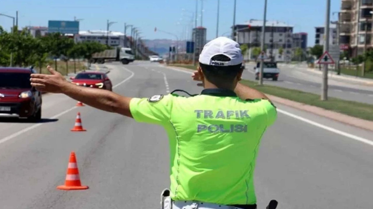Polisin "dur" ihtarına uymayan sürücüye büyük ceza
