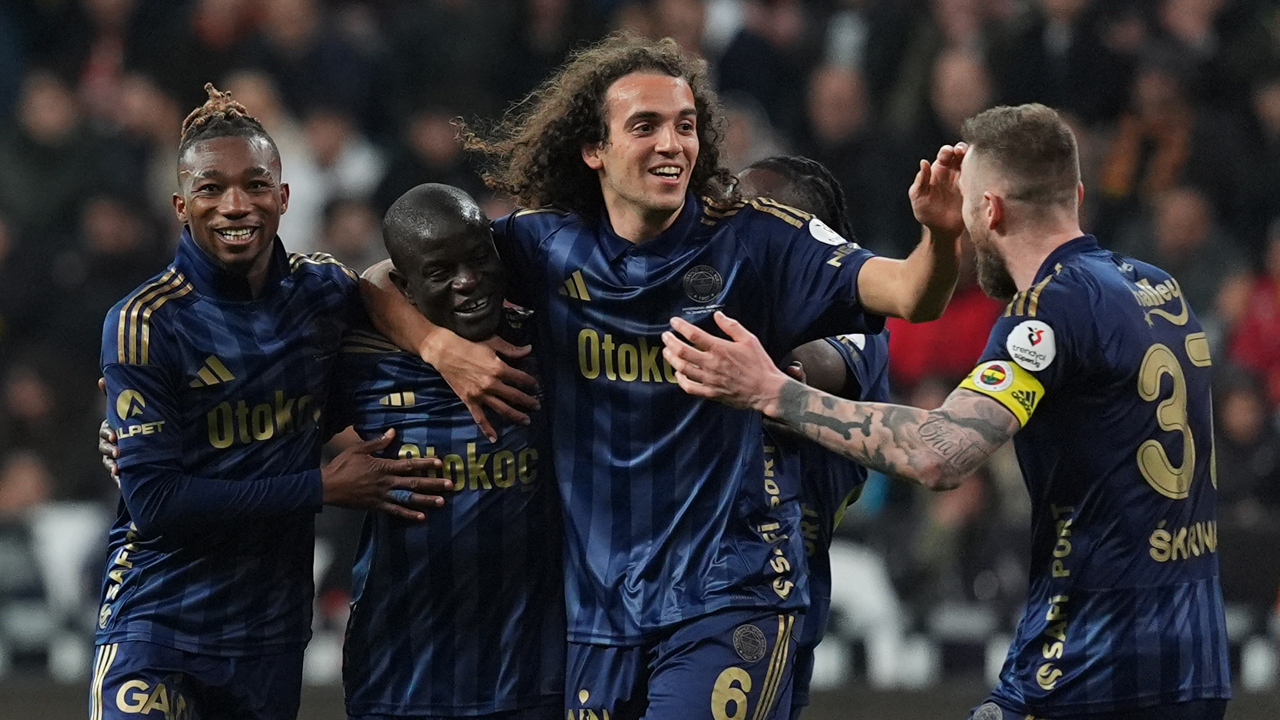 Fenerbahçe'de derbi öncesi kart alarmı! 7 futbolcu sınırda