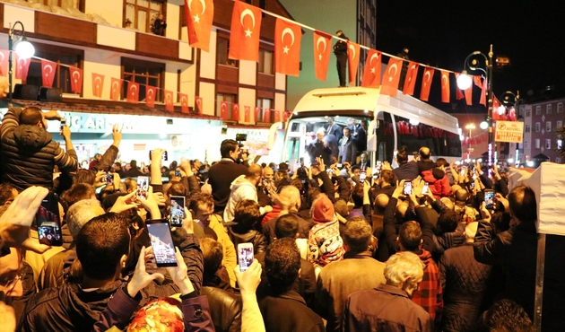 Cumhurbaşkanı Erdoğan'a Karadeniz'de sevgi seli...