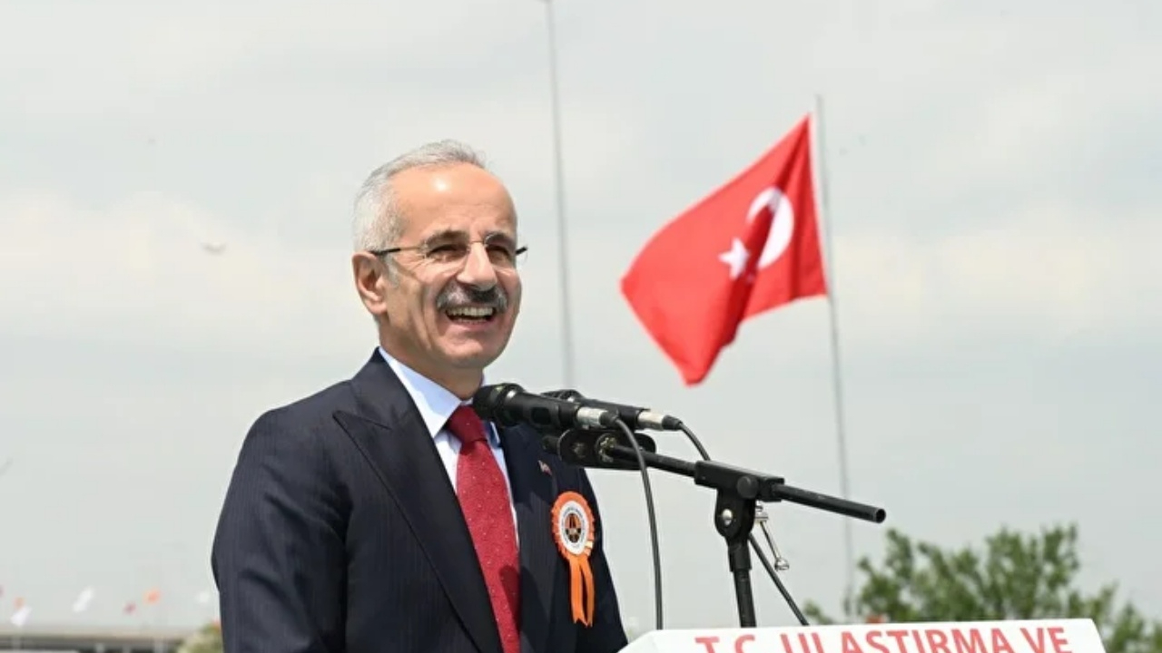Bakan Uraloğlu duyurdu: 30 dakikalık yol 15 dakikaya düşüyor