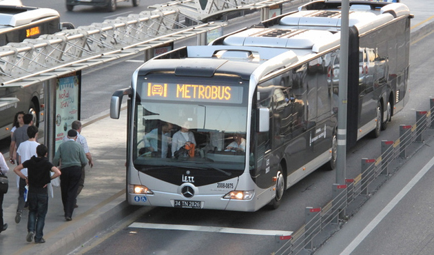 İstanbul'a yeni metrobüs hattı!