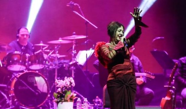 Nazan Öncel'den Tarkan'a duygulandıran teşekkür!