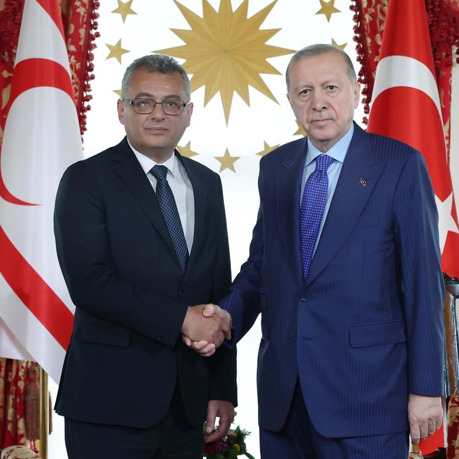 Kıbrıs’a yapılan askeri yığınak! KKTC Cumhurbaşkanı Tufan Erhürman'la görüşen Cumhurbaşkanı Recep Tayyip Erdoğan'dan Avrupa'ya uyarı: "İran savaşı için yapılan yığınak kalıcı olmasın"