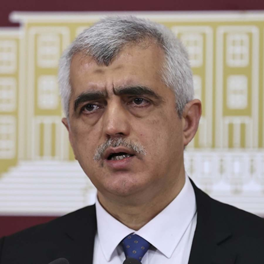 DEM Partili vekilin oğlu için gözaltı kararı: Gerekçe "Halkı korkutma ve yanıltma maksatlı bilgiyi paylaşma"