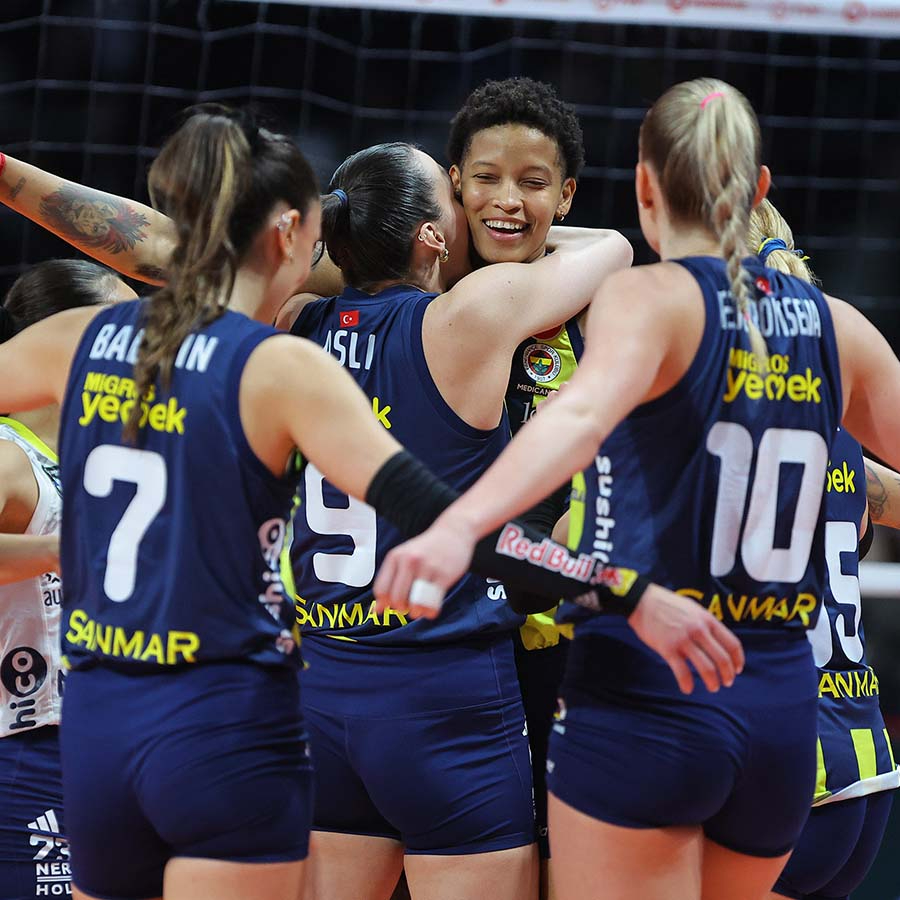 Sultanlar Ligi'nde nefes nefese final serisi! Fenerbahçe Medicana, VakıfBank'a karşı galip geldi, durumu 2-2 yaptı
