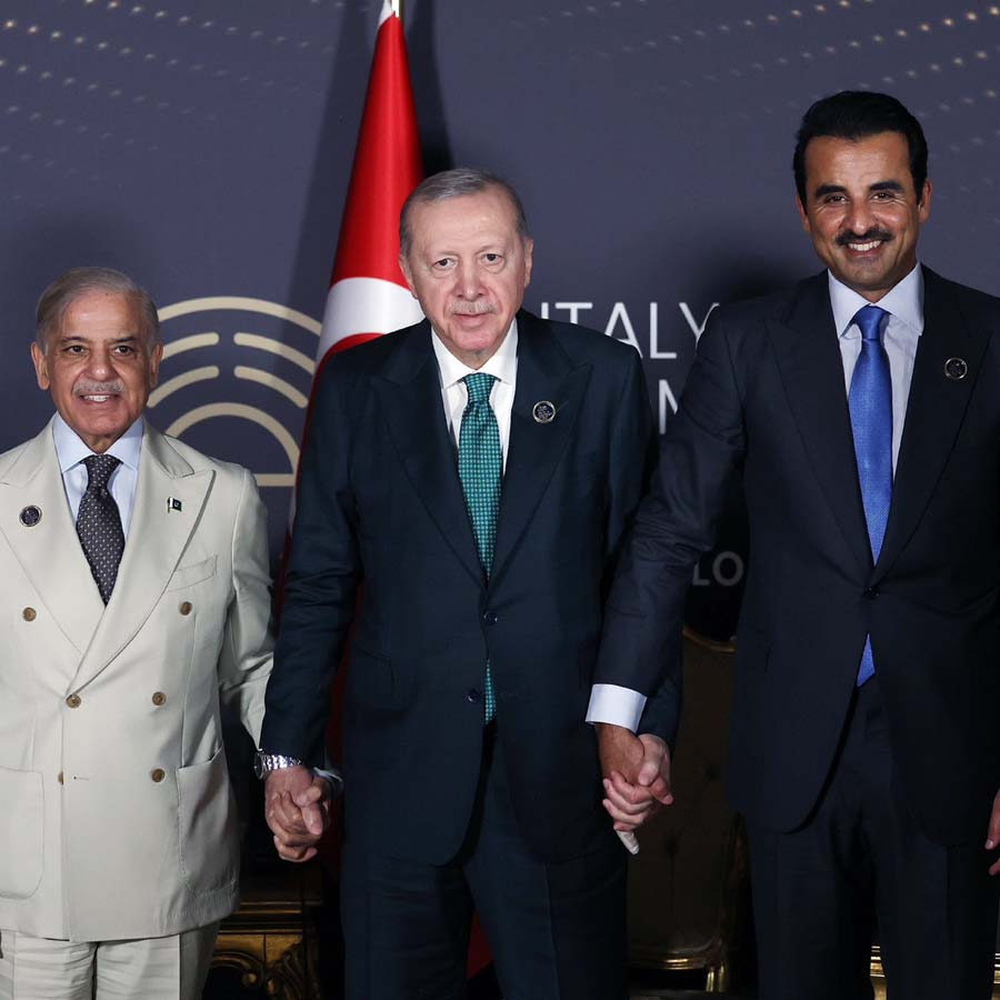 Antalya'da üçlü zirve: Cumhurbaşkanı Recep Tayyip Erdoğan, Şahbaz Şerif ve Al Sani ile görüştü