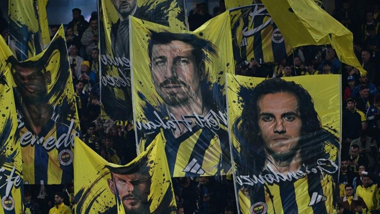 Fenerbahçeli taraftarlardan dikkat çeken pankartlar