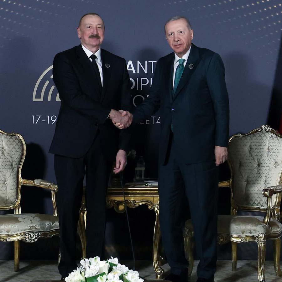 Antalya Diplomasi Forumu'nda kardeş buluşması: Cumhurbaşkanı Recep Tayyip Erdoğan, Azerbaycan Cumhurbaşkanı İlham Aliyev ile bir araya geldi