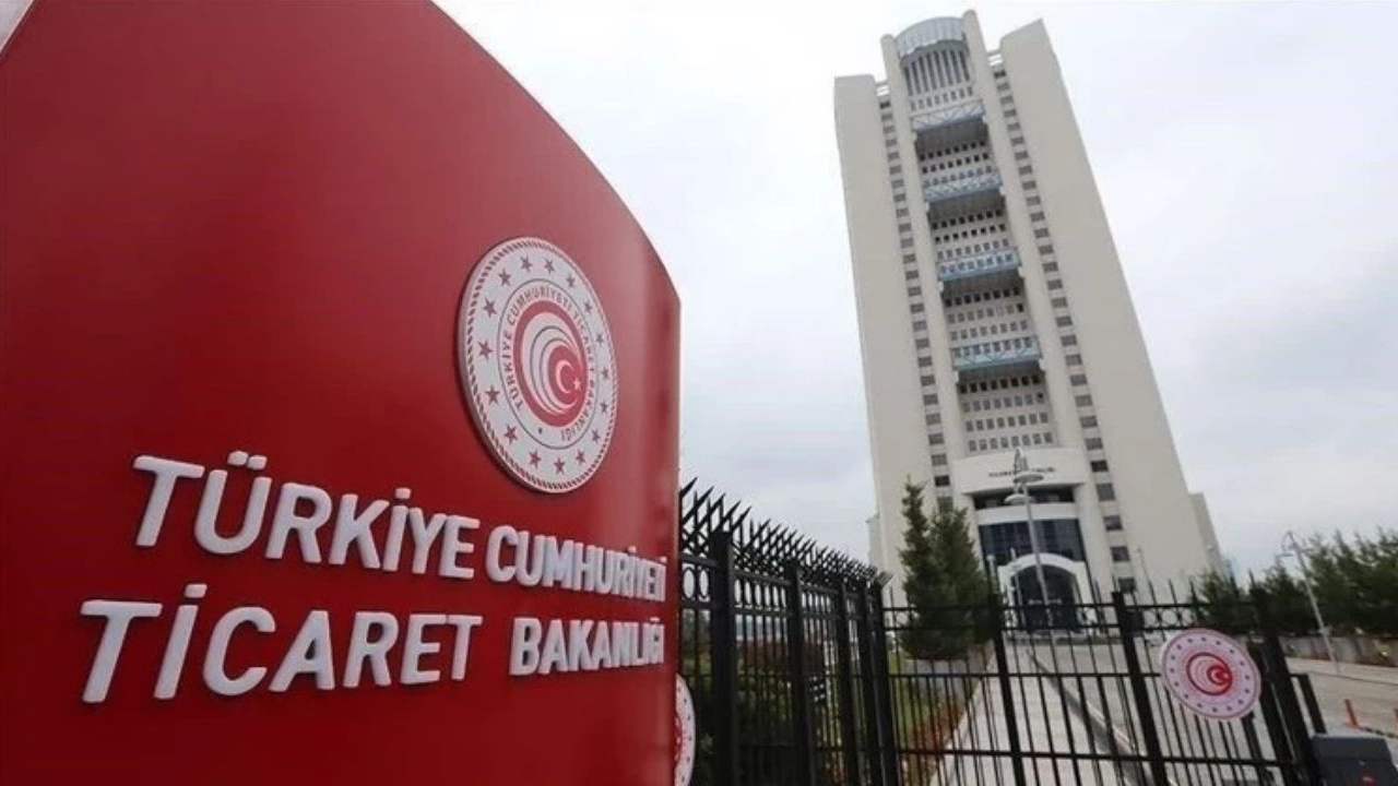 Ticaret Bakanlığından "ayakkabıda domuz derisi bulunduğu" iddialarına açıklama: Ürünün satışına rastlanmadı