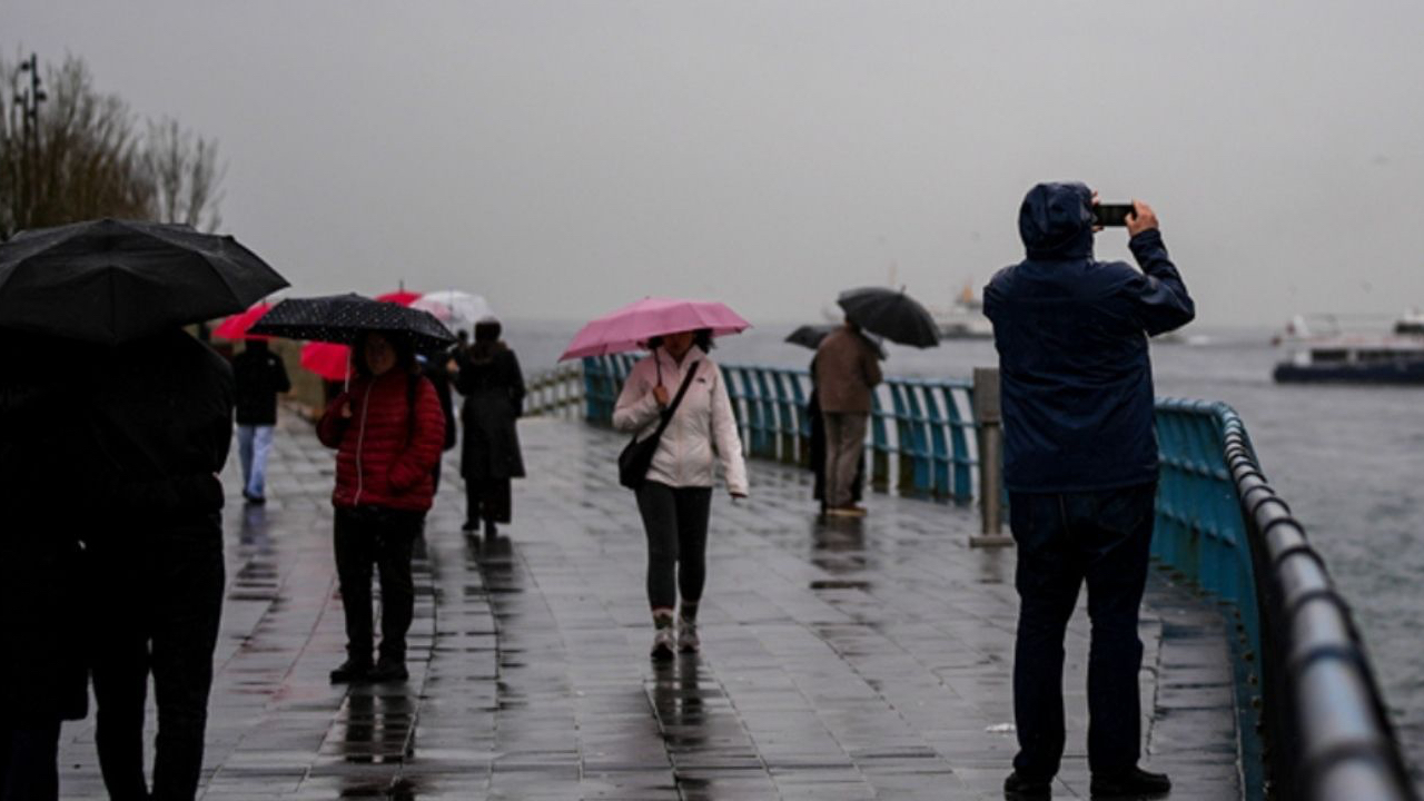 Yağışlar geri dönüyor! Meteoroloji duyurdu: Sağanak tüm yurtta etkili olacak, sıcaklıklar düşüyor....