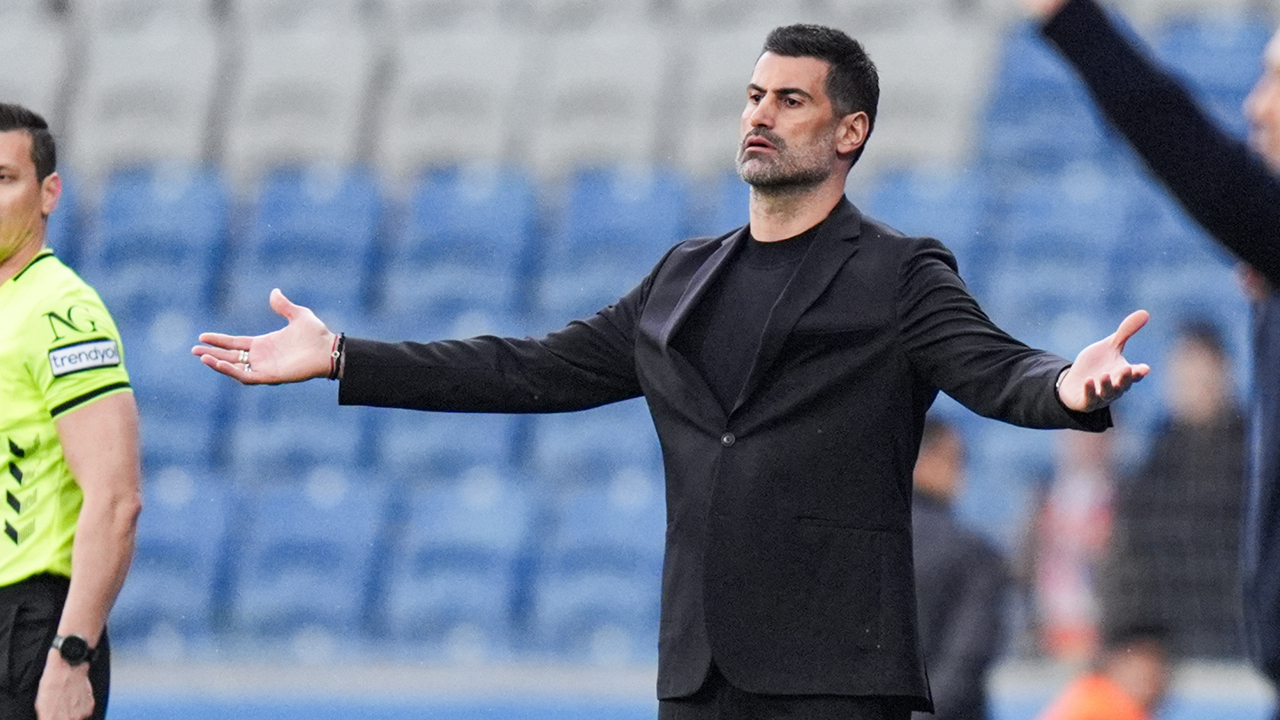 Tribünlerde 'Volkan istifa' sesleri