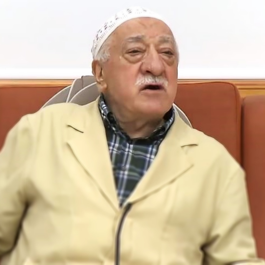 FETÖ'de büyük panik: Firari FETÖ'cüler için yolun sonu! Tam 1.4 milyar TL ödül konuldu! İşte isim isim iadesi istenenler