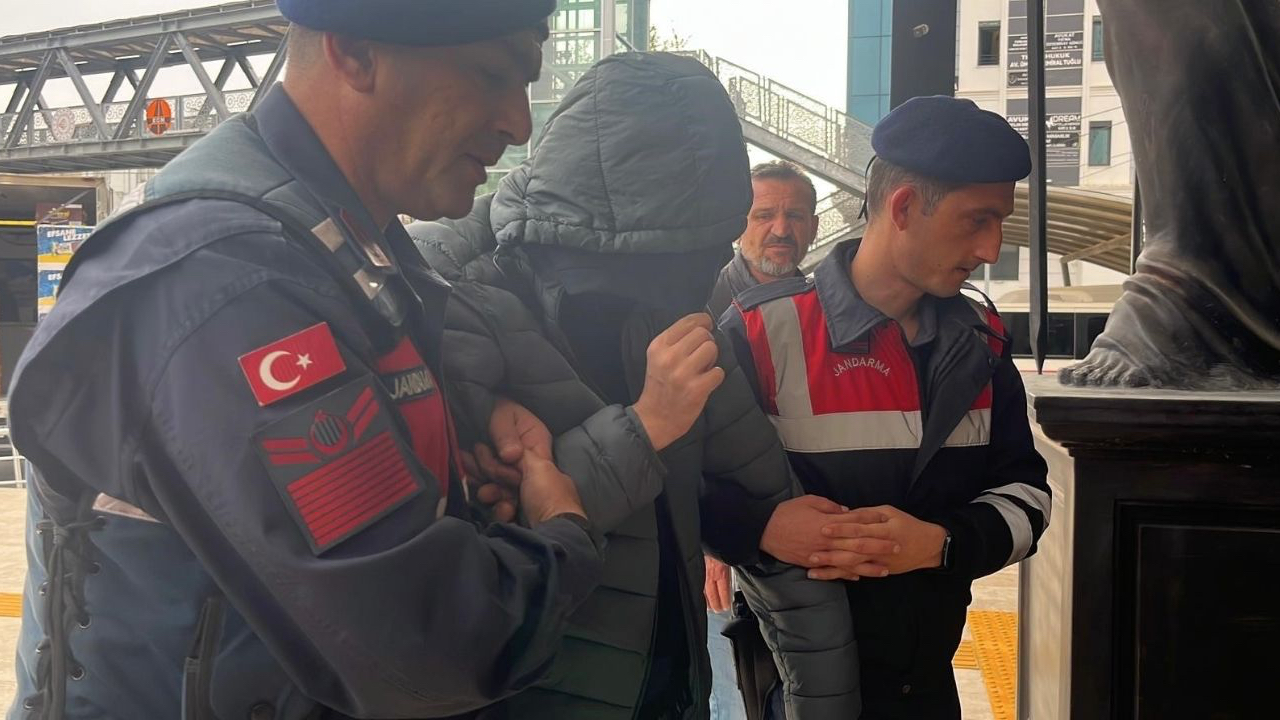 Okullara yönelik tehdit mesajı yayan 25 kişi gözaltında