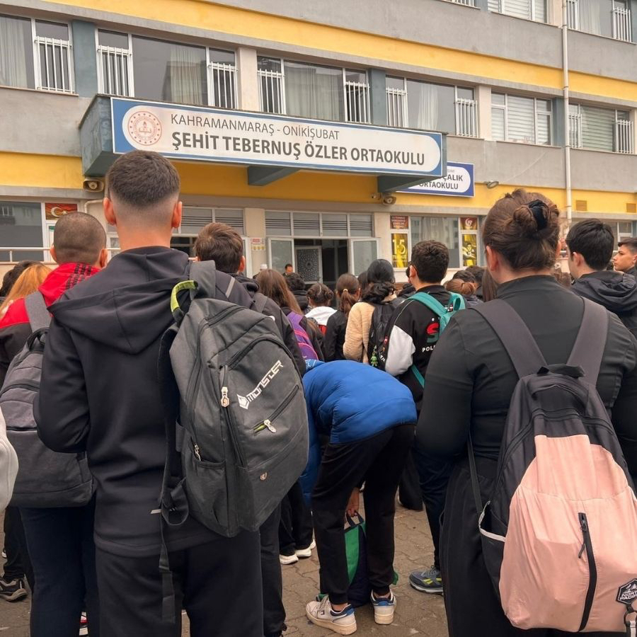 Öğrenciler yeniden okulda! Ayser Çalık öğrencileri yeni binada eğitime başladı...