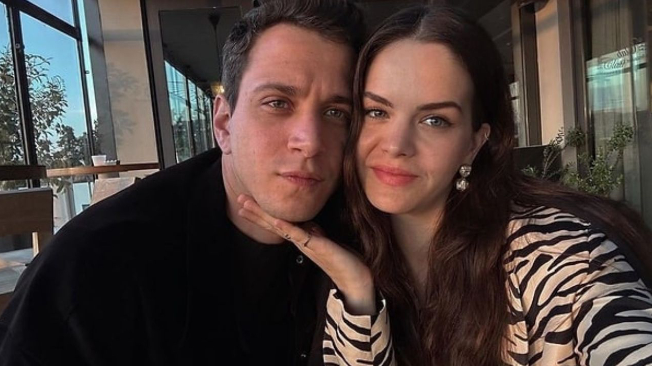 Selahattin Paşalı ve Lara Paşalı boşanıyor mu? Lara Paşalı düğün fotoğrafını sildi, yüzüğü attı...