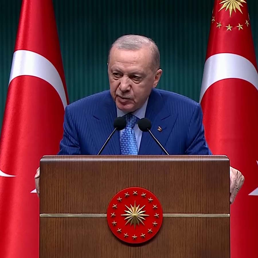 Kabine toplantısında neler konuşuldu? Cumhurbaşkanı Recep Tayyip Erdoğan’dan Şanlıurfa ve Kahramanmaraş sonrası flaş mesajlar: "Silah sahipliğinin sınırlandırılması için ilave düzenleme yapılacak"