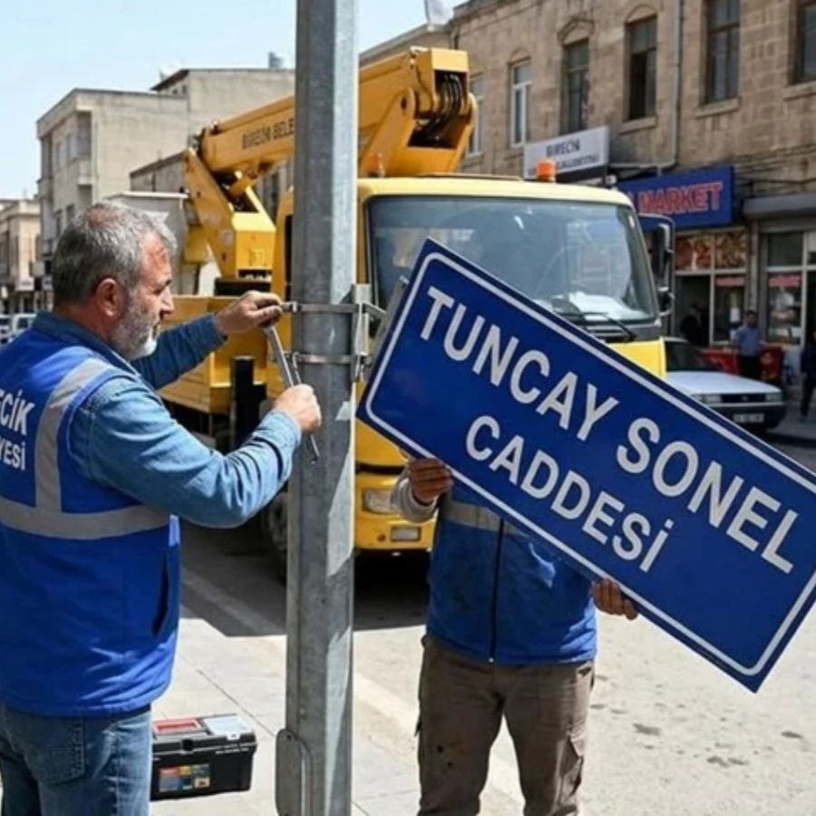 Tuncay Sonel'in adının verildiği sokağın tabelası söküldü! Yerine bakın kimin ismi verilecek...