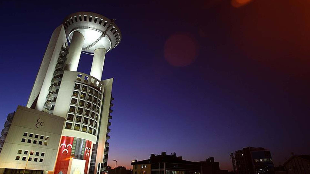 Fesih dalgası Kuzeydoğu'ya sıçradı: MHP Ardahan İl Teşkilatı feshedildi