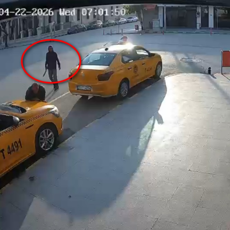 İskenderun'da dehşet anları... Cezaevinden çıktı, satırla sokağa indi! 1 saatte 3 kişiyi yaraladı...