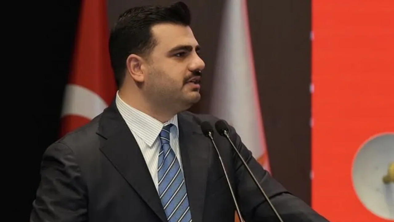 AK Parti Genel Sekreteri İnan Özgün Özel'e öyle bir yanıt verdi ki: "Sen önce yanındaki kifayetsizin amel defterine bak”