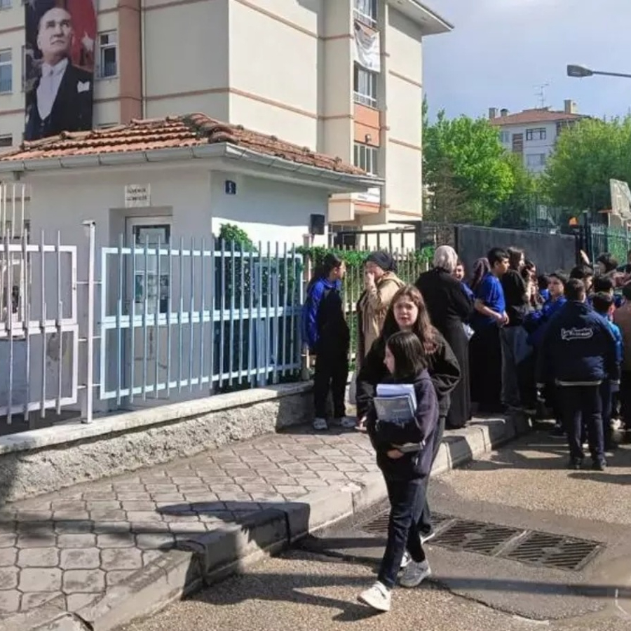 Ankara Sincan'da ortaokulda panik: "Dedemin silahı" dedi, günlerce okula getirdi! Aile gözaltında, çanta kullanmak yasaklandı...