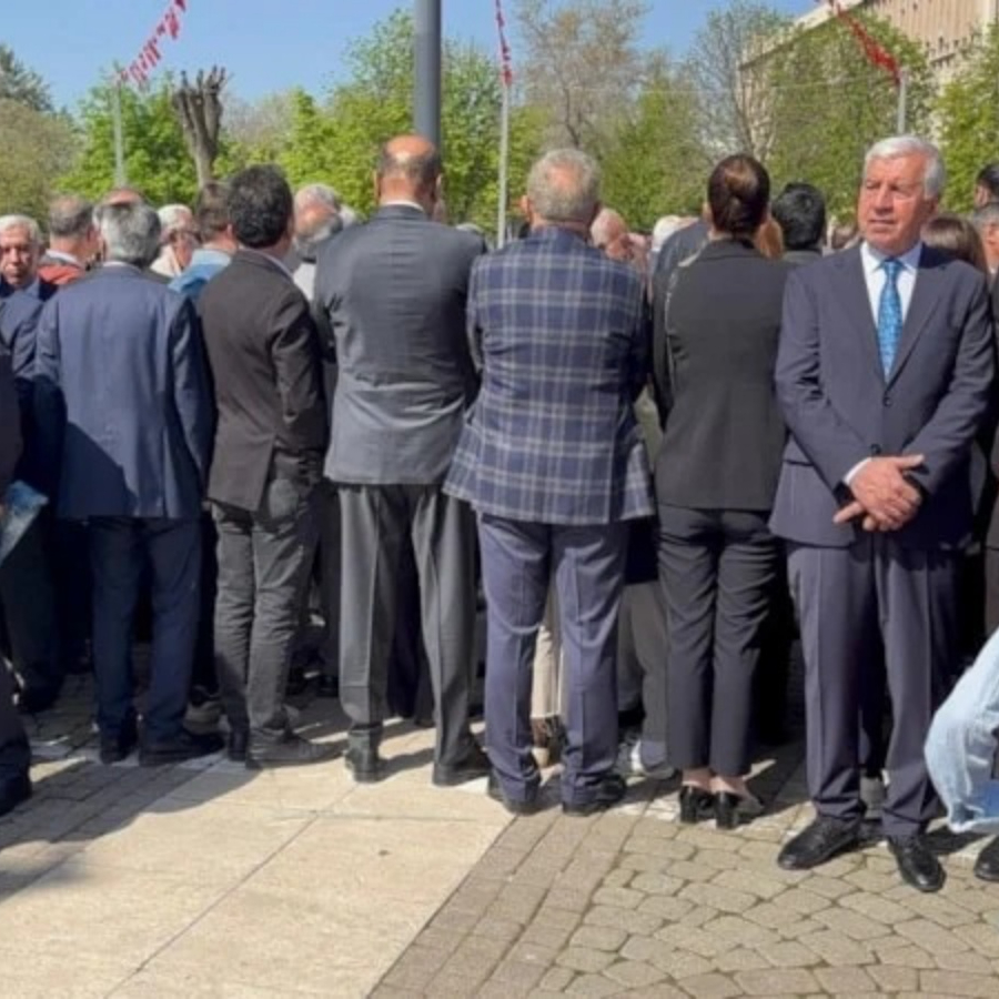 23 Nisan bayramında CHP'ye yakışır hareket! Gaziantep'te tepki çeken hareket: Mehter başlayınca sırtlarını döndüler...