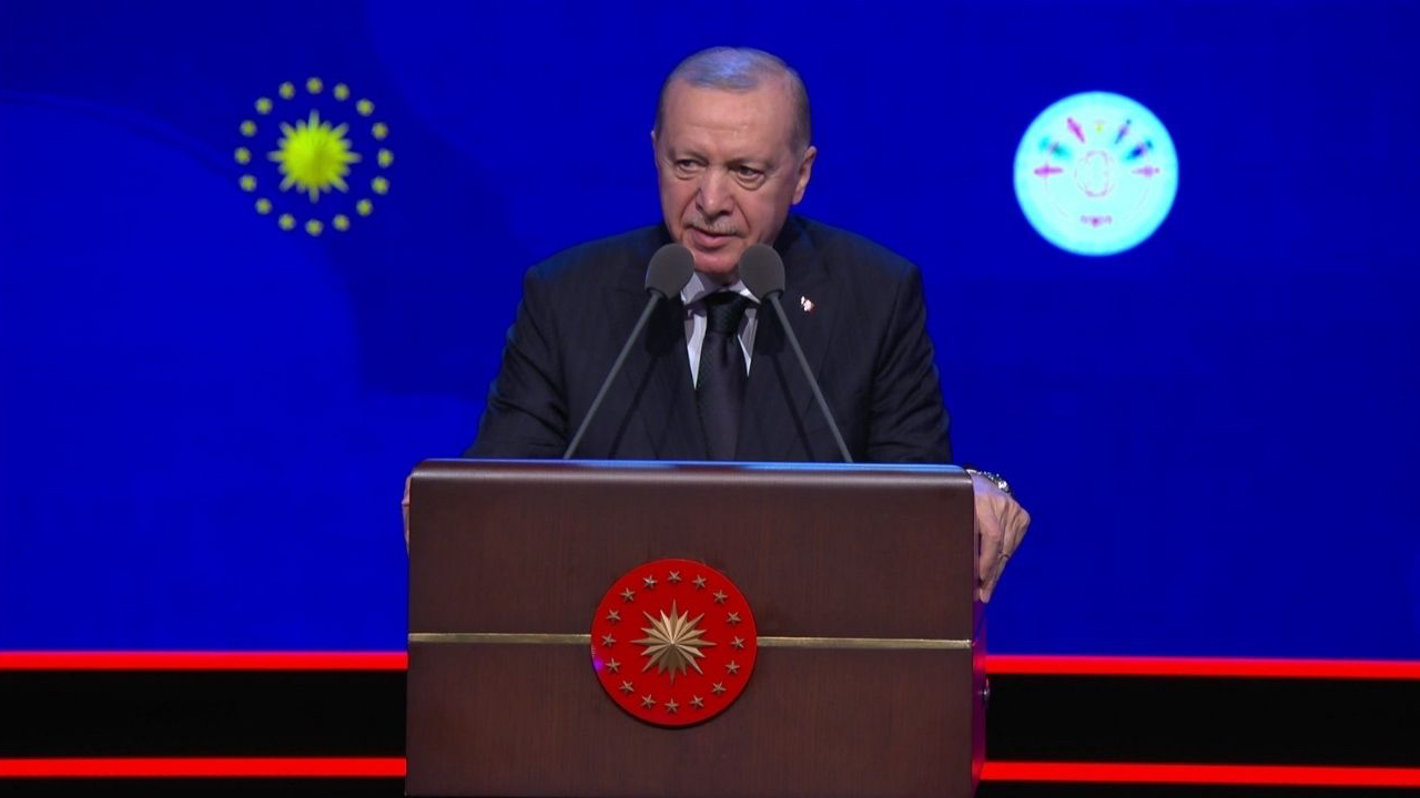 Cumhurbaşkanı Erdoğan'dan açıklamalar: "Çocukların gözyaşını dindirmek için gayret ediyoruz"