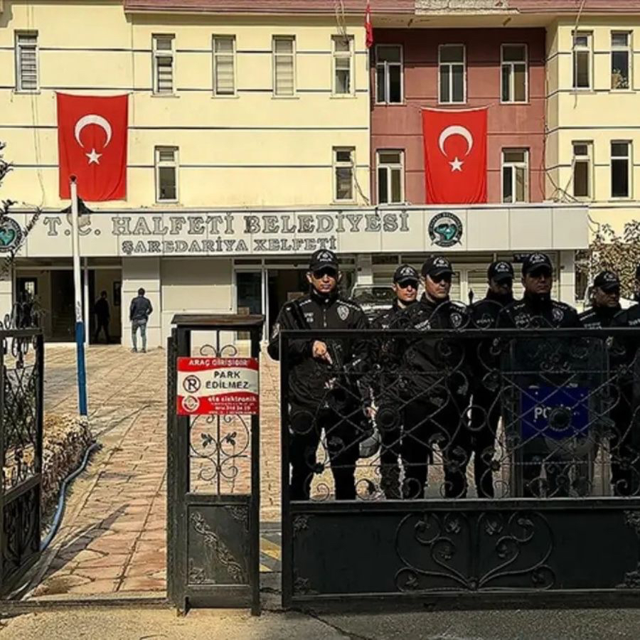 Halfeti Belediyesi'ne operasyon! 49 kişi gözaltına alındı