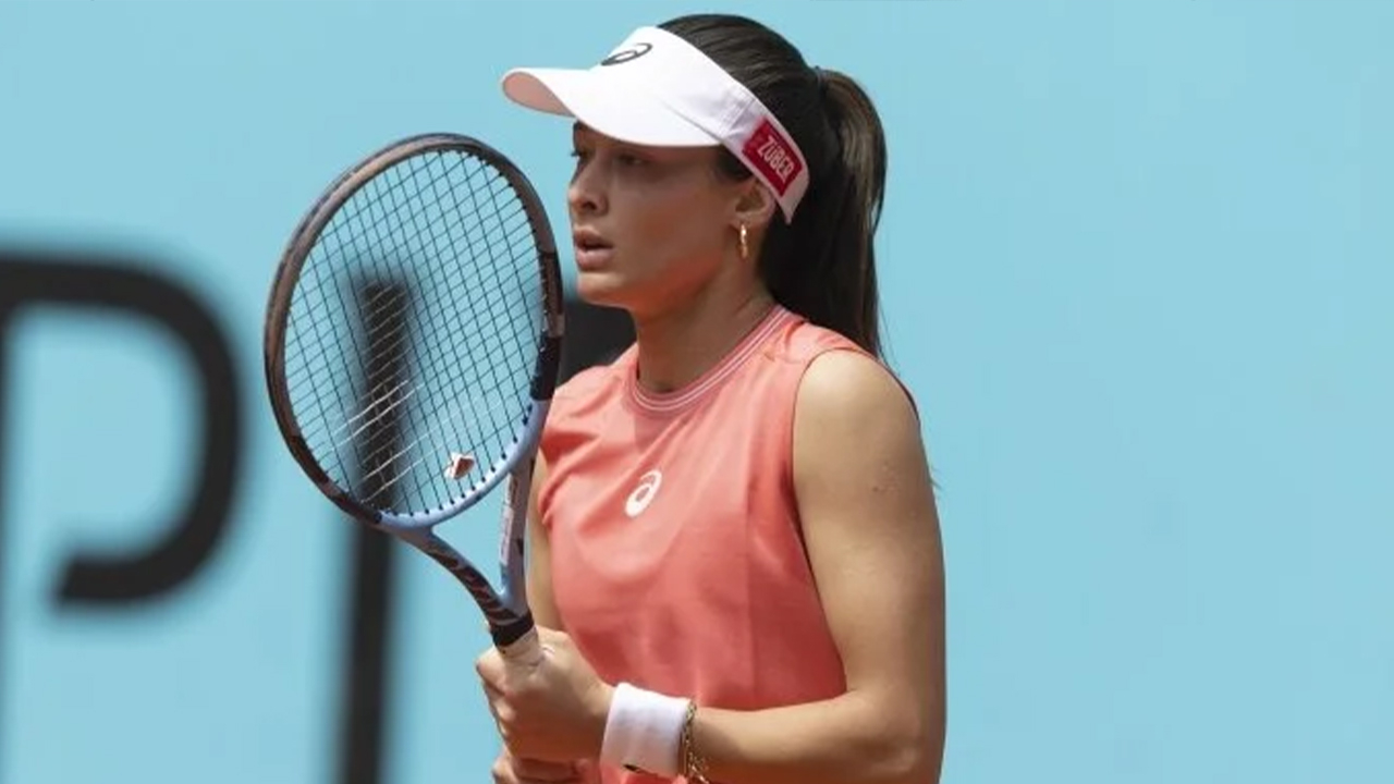 Milli tenisçimiz Zeynep Sönmez Wimbledon'da 2. tura yükseldi