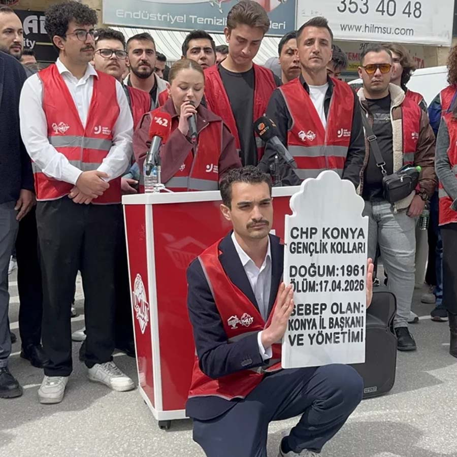 CHP Konya İl Teşkilatı'nda yüksek tansiyon! Görevden almalara tepki gösteren gençlerle parti yöneticileri arasında kavga çıktı