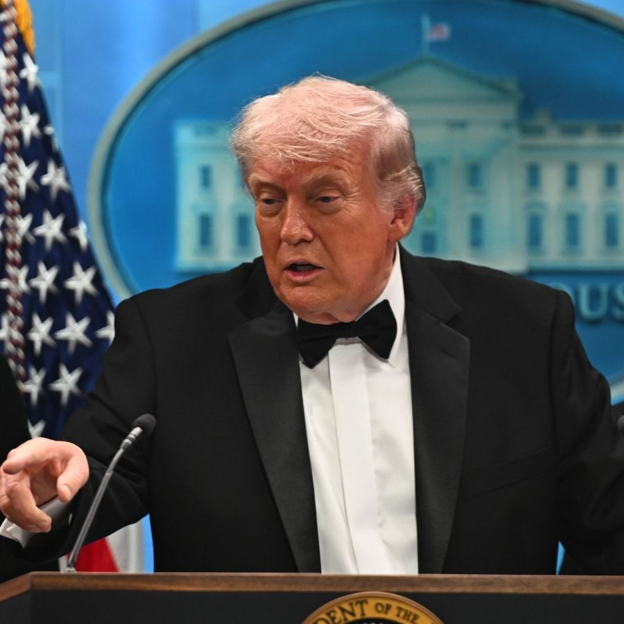 ABD Başkanı Trump'a suikast girişimi! Silahla saldırdı: O anlar kamerada