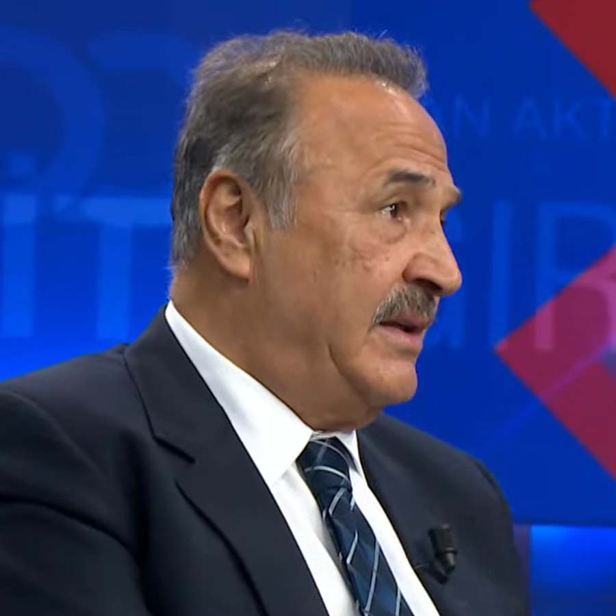 CHP'li eski bakan Mehmet Sevigen'den dikkat çeken çıkış: "Parti liyakatsiz insanların elinde kaldı"