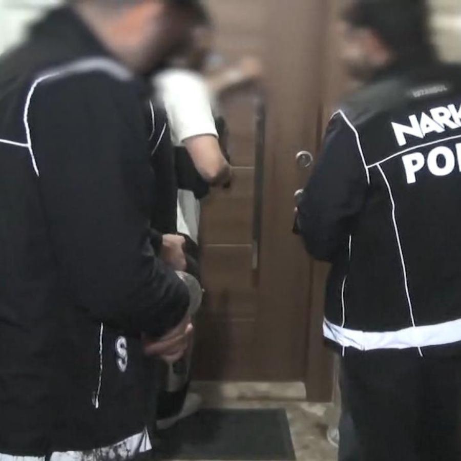 Beylikdüzü'nde uyuşturucu imalathanesi! Kilolarca madde ele geçirildi, 1 kişi gözaltına alındı...
