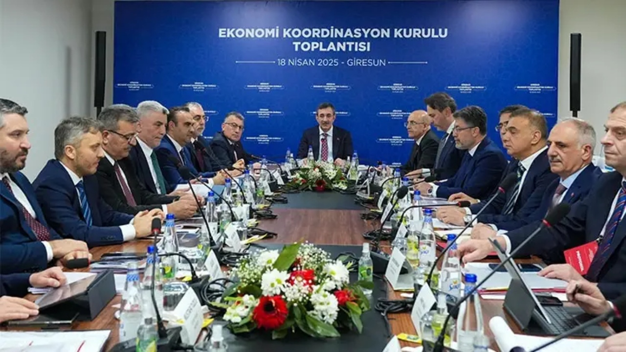 Ekonomi Koordinasyon Kurulu toplandı! İmalat sanayi, KOBİ’ler ve kamu bankalarının yurt dışı açılımı masada