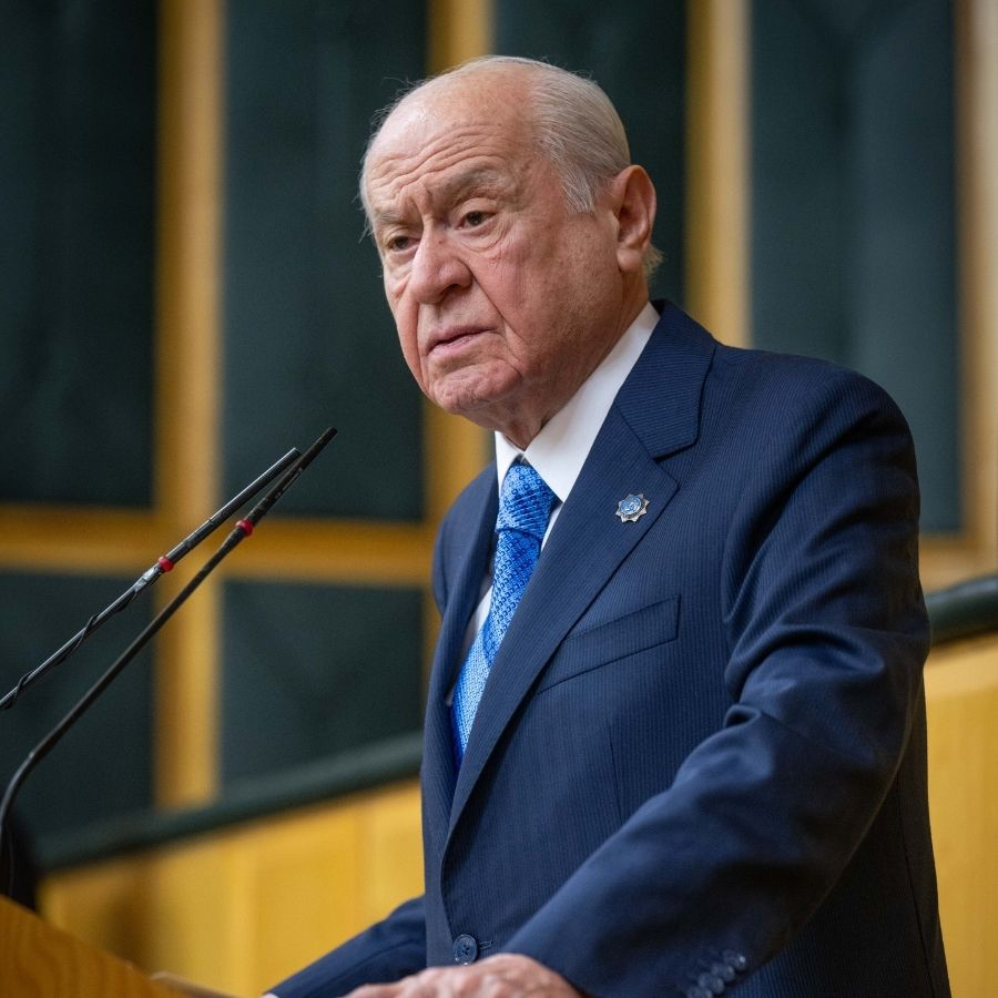 Devlet Bahçeli'den İbrahim Hacıosmanoğlu'na: "Küme düşmeyi kaldırın, lig 21 takımla oynansın"