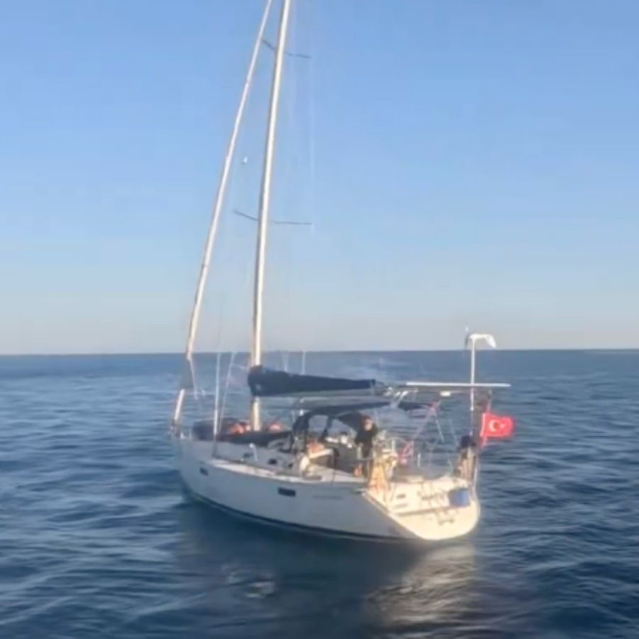 Uyuşturucuya geçit yok! Ekipler Ayvalık açıklarındaki teknede 158 kg uyuşturucu ele geçirdi