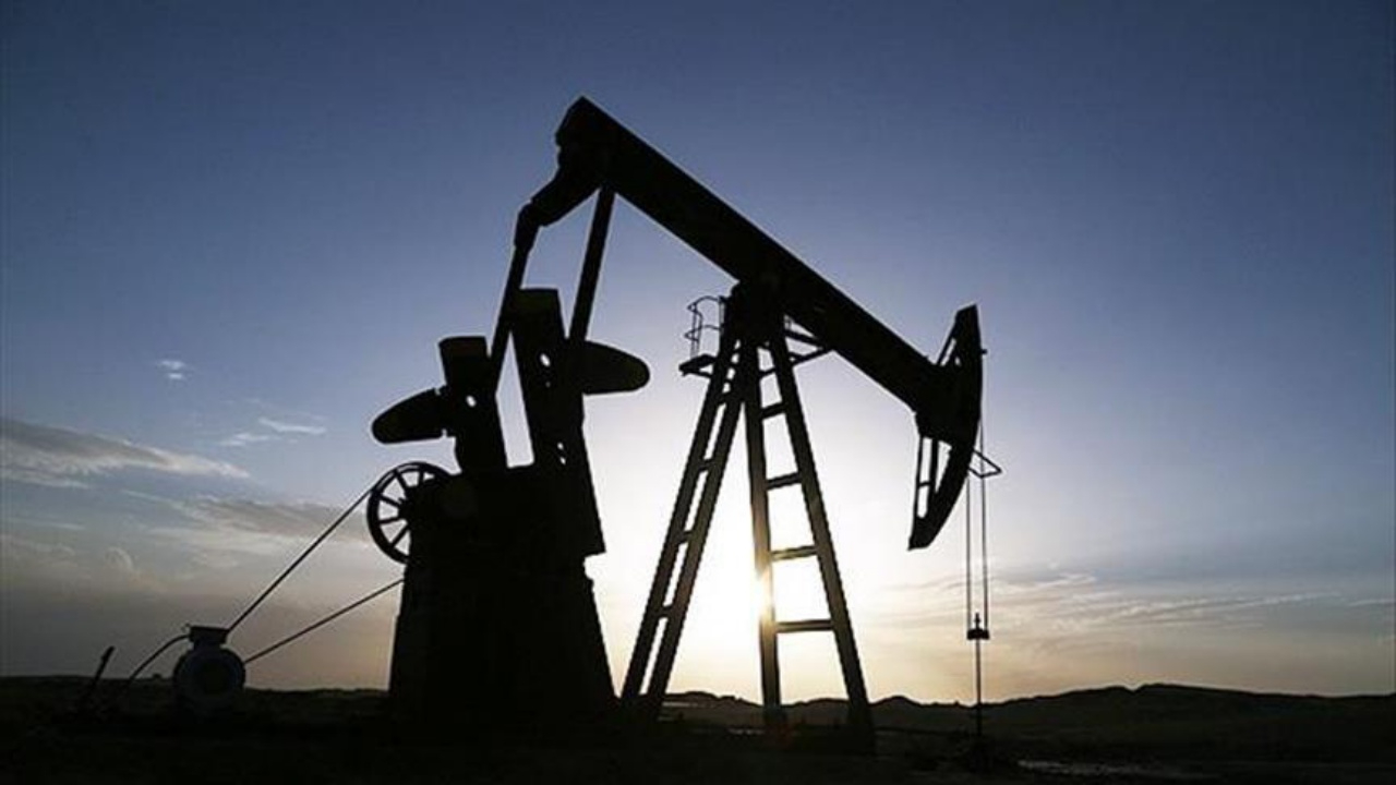 Petrol fiyatları uçtu! Kritik eşik aşıldı, 4 yılın zirvesine çıktı