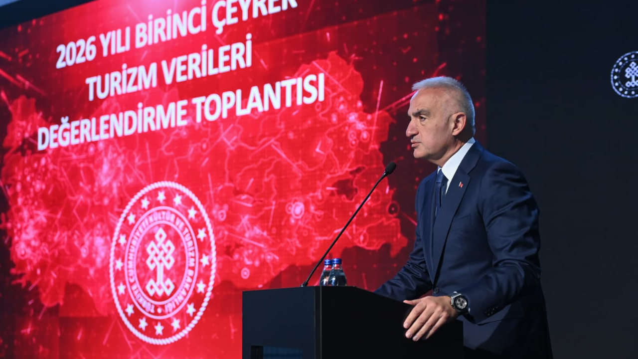Bakan Ersoy yılın ilk çeyrek performansını açıkladı! Turizmde savaşa rağmen 9,8 milyar dolar gelir