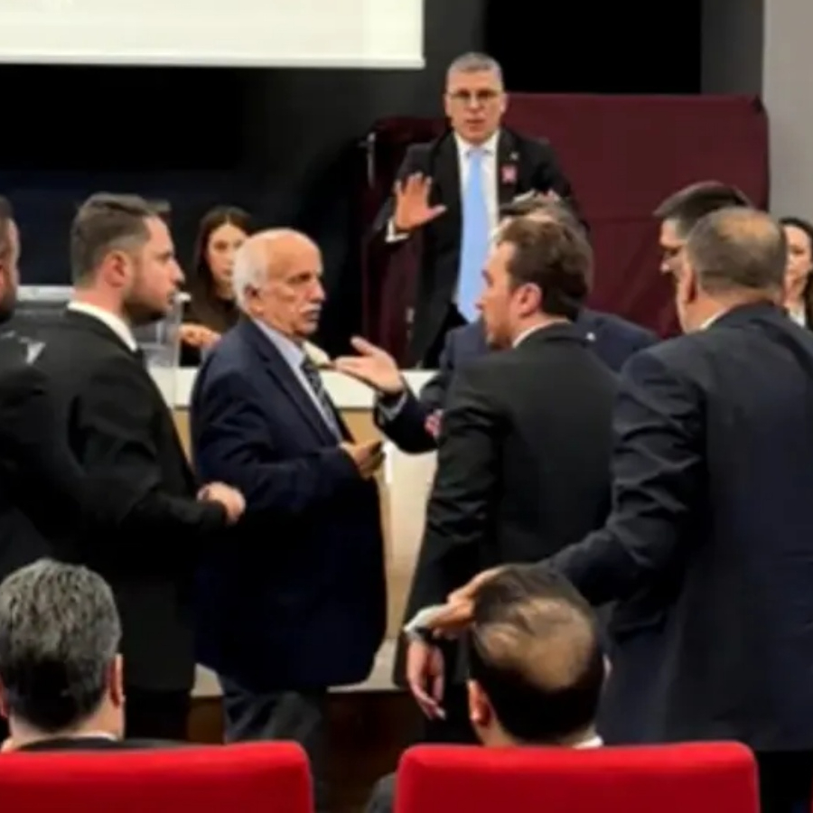 Ataşehir'de gergin seçim: 3 tur sonunda karar çıktı! Ataşehir Belediyesi başkanvekili belli oldu! CHP'nin adayı Murat Güneş kazandı..